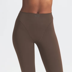 NikeSKIMS MATTE V-LINE 26" LEGGING | DARK SEPIA