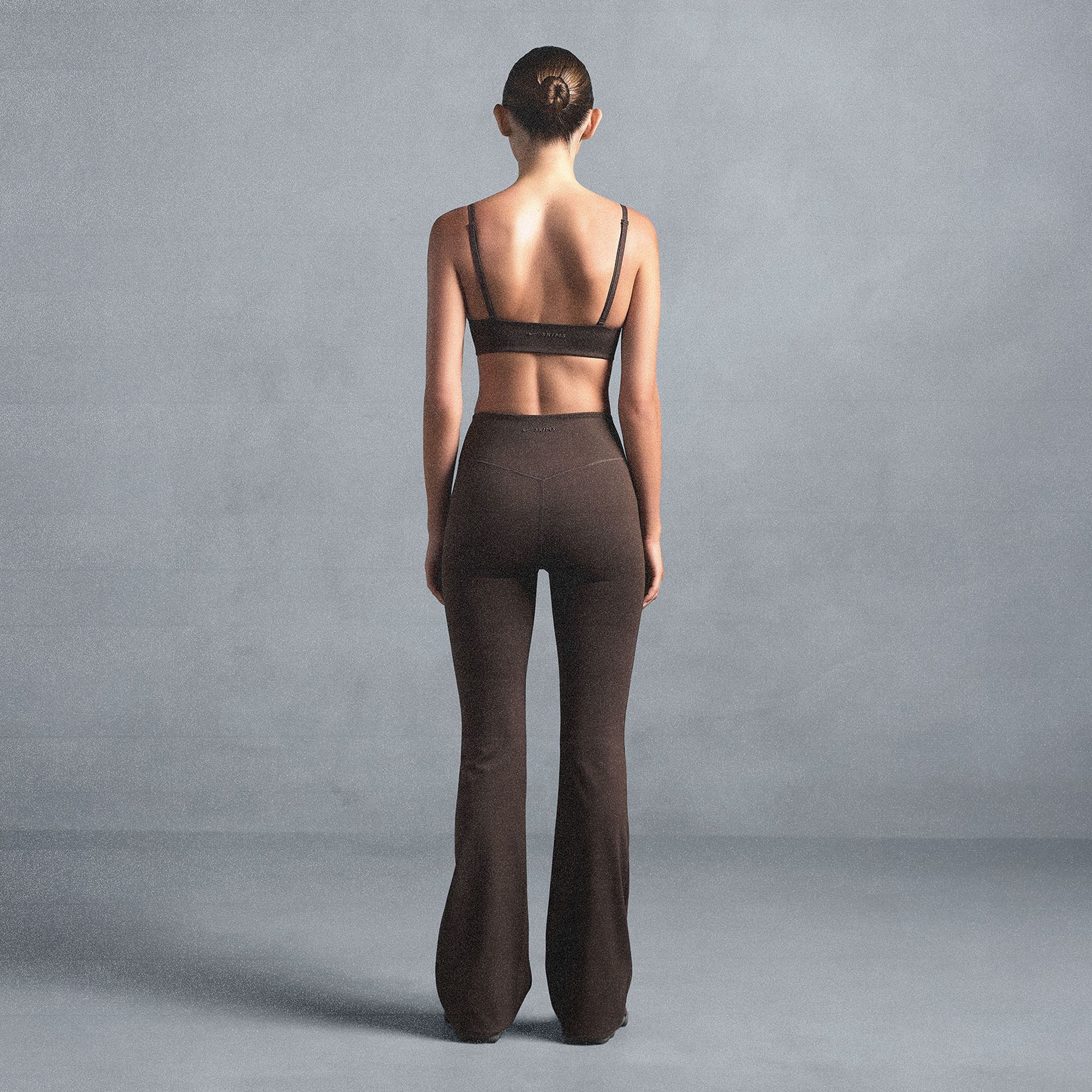 NikeSKIMS MATTE SLIM FLARE LEGGING | DARK SEPIA