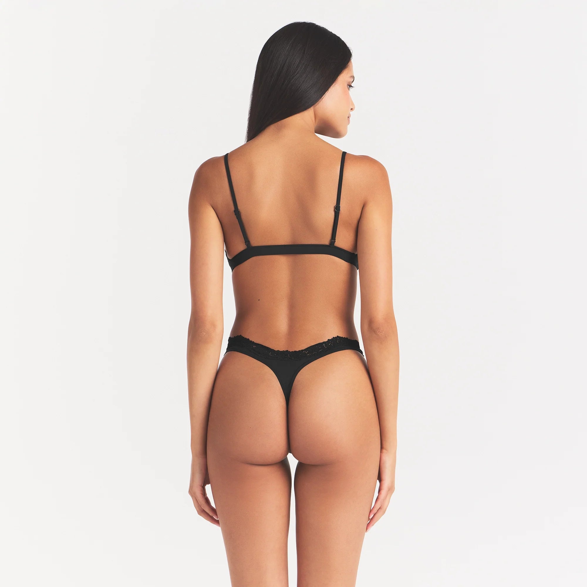 FITS EVERYBODY LACE TRIANGLE BRALETTE | ONYX