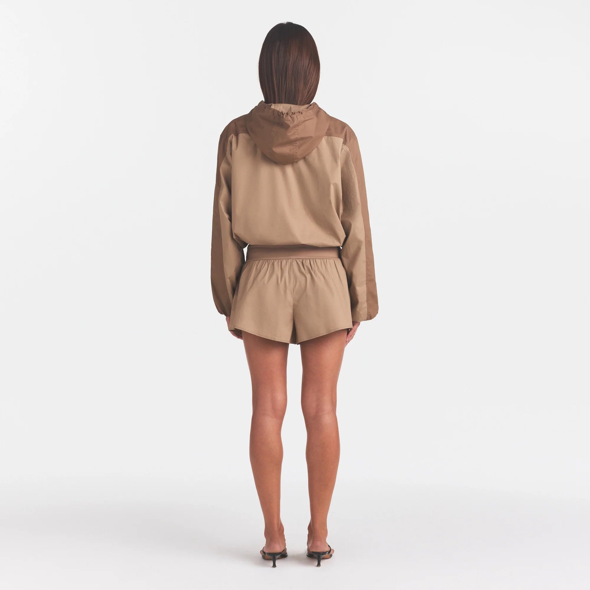 WOVEN COTTON FLUTTER SHORT | DESERT
