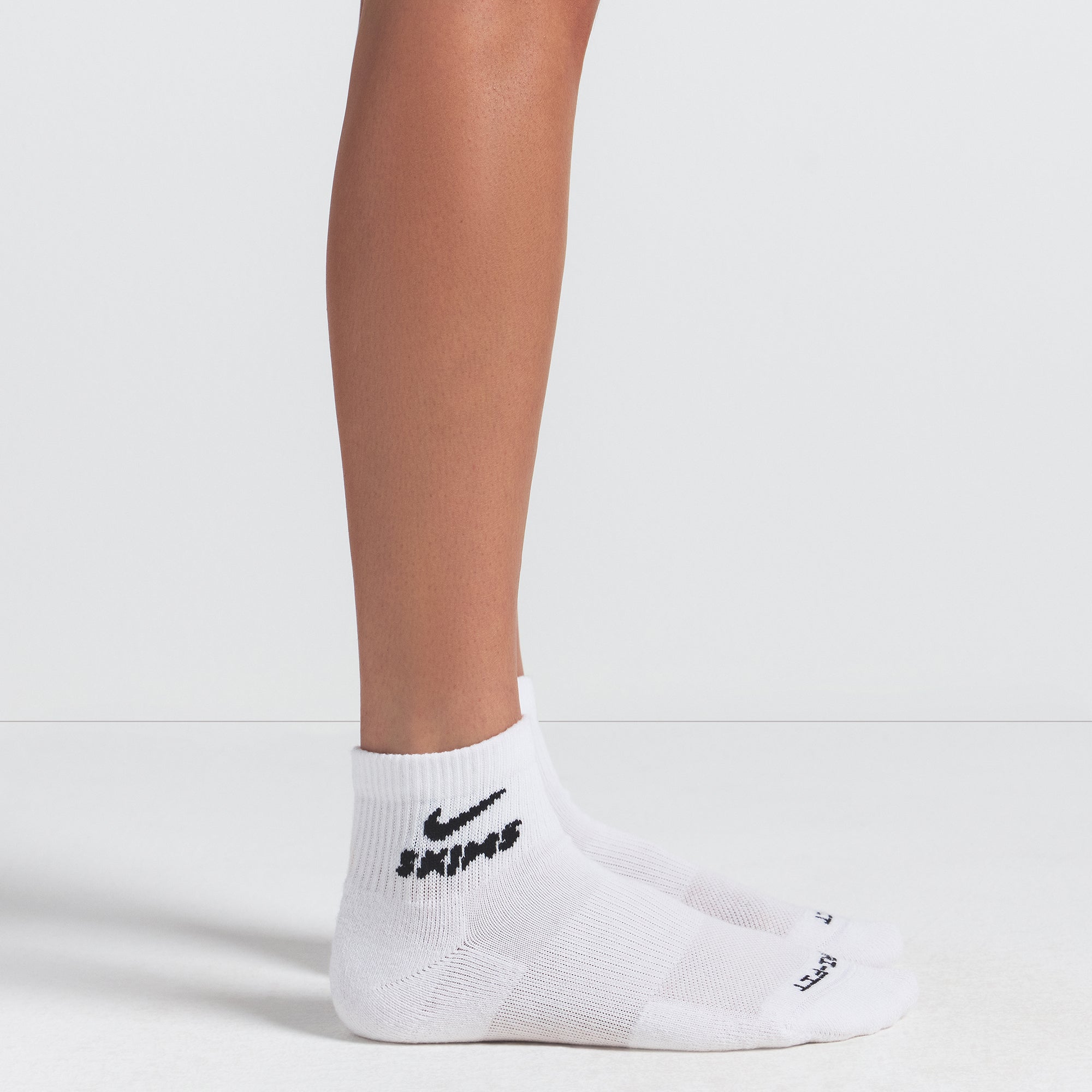 NikeSKIMS ACCESSORIES DRI-FIT™ QUARTER CREW SOCK 3-PACK | HEATHER GREY MULTI
