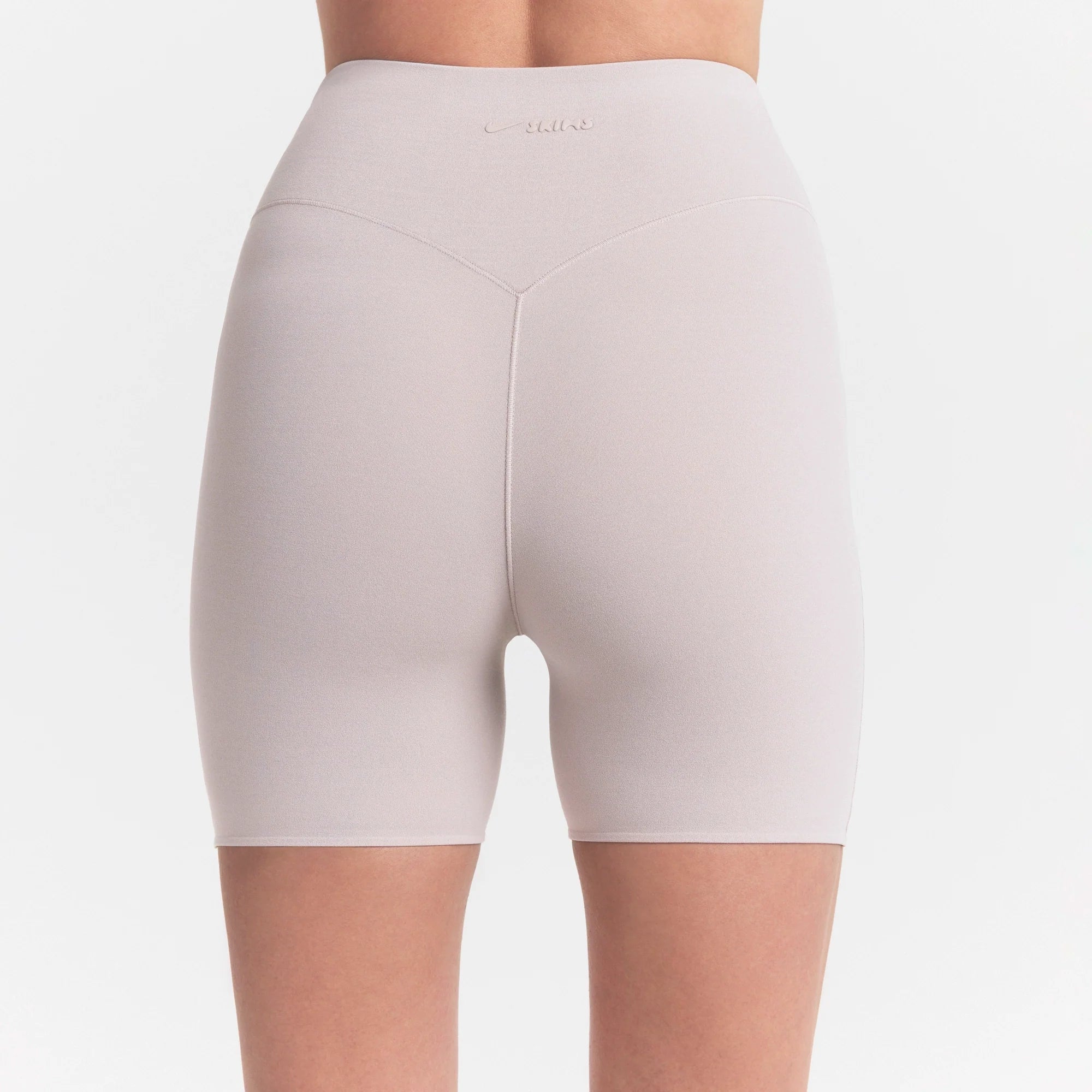 NikeSKIMS STUDIO STRETCH 5" BIKER SHORT | LINEN