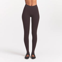 NikeSKIMS STUDIO STRETCH DIPPED 29" LEGGING | DARK ROAST