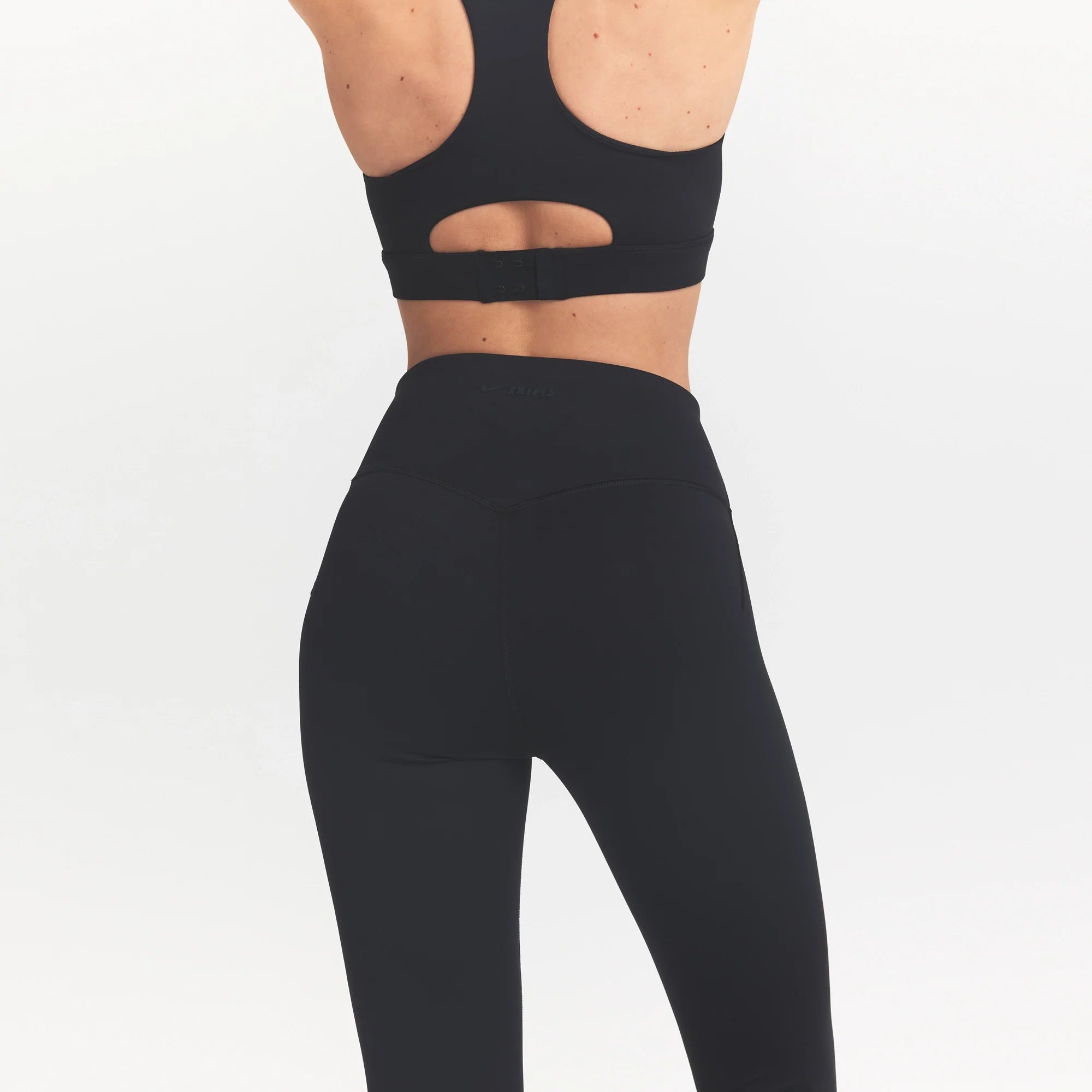 NikeSKIMS MATTE 17" CAPRI LEGGING | OBSIDIAN
