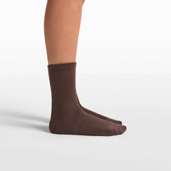 NikeSKIMS ACCESSORIES DRI-FIT™ PILATES GRIP CREW SOCK | DARK SEPIA