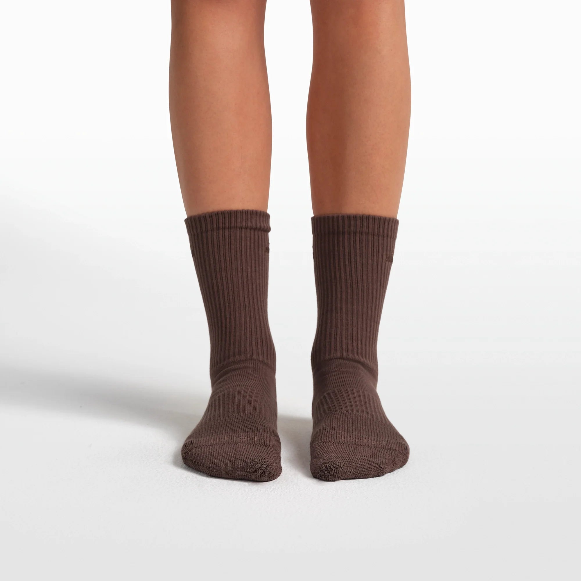 NikeSKIMS ACCESSORIES DRI-FIT™ PILATES GRIP CREW SOCK | DARK SEPIA