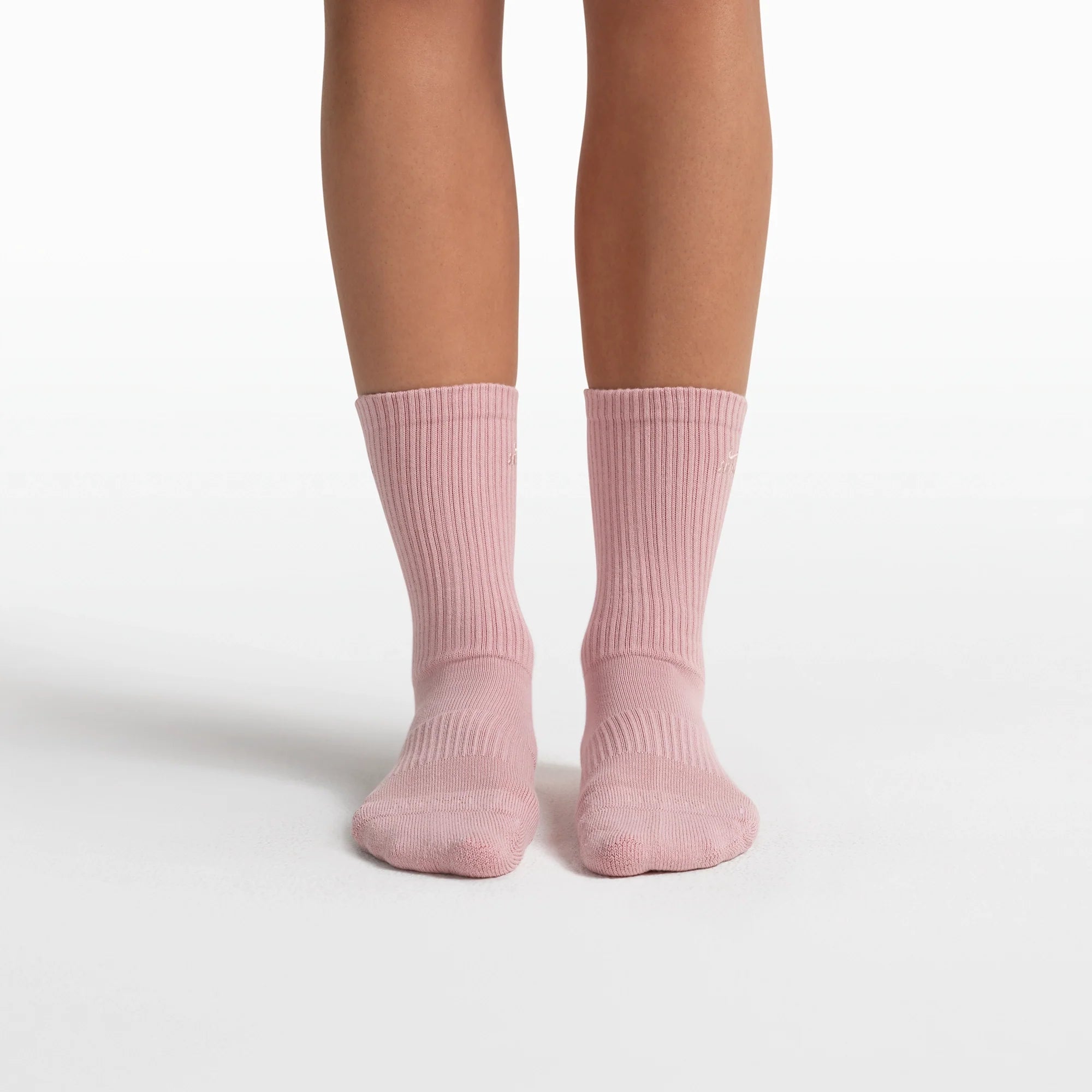 NikeSKIMS ACCESSORIES DRI-FIT™ PILATES GRIP CREW SOCK | HIMALAYAN