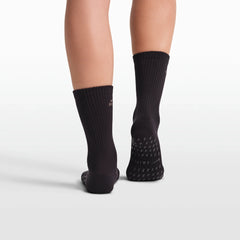 NikeSKIMS ACCESSORIES DRI-FIT™ PILATES GRIP CREW SOCK | OBSIDIAN