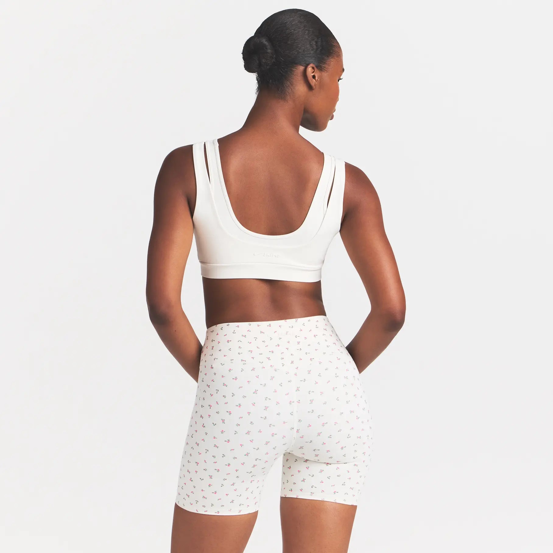 NikeSKIMS MATTE 5" BIKER SHORT | DITSY FLORAL PRINT