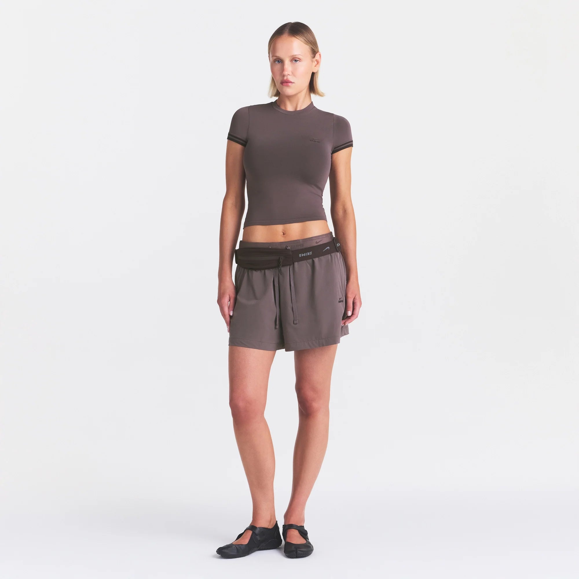 NikeSKIMS STRETCH KNIT CROPPED T-SHIRT | RESIN