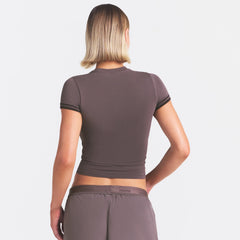 NikeSKIMS STRETCH KNIT CROPPED T-SHIRT | RESIN