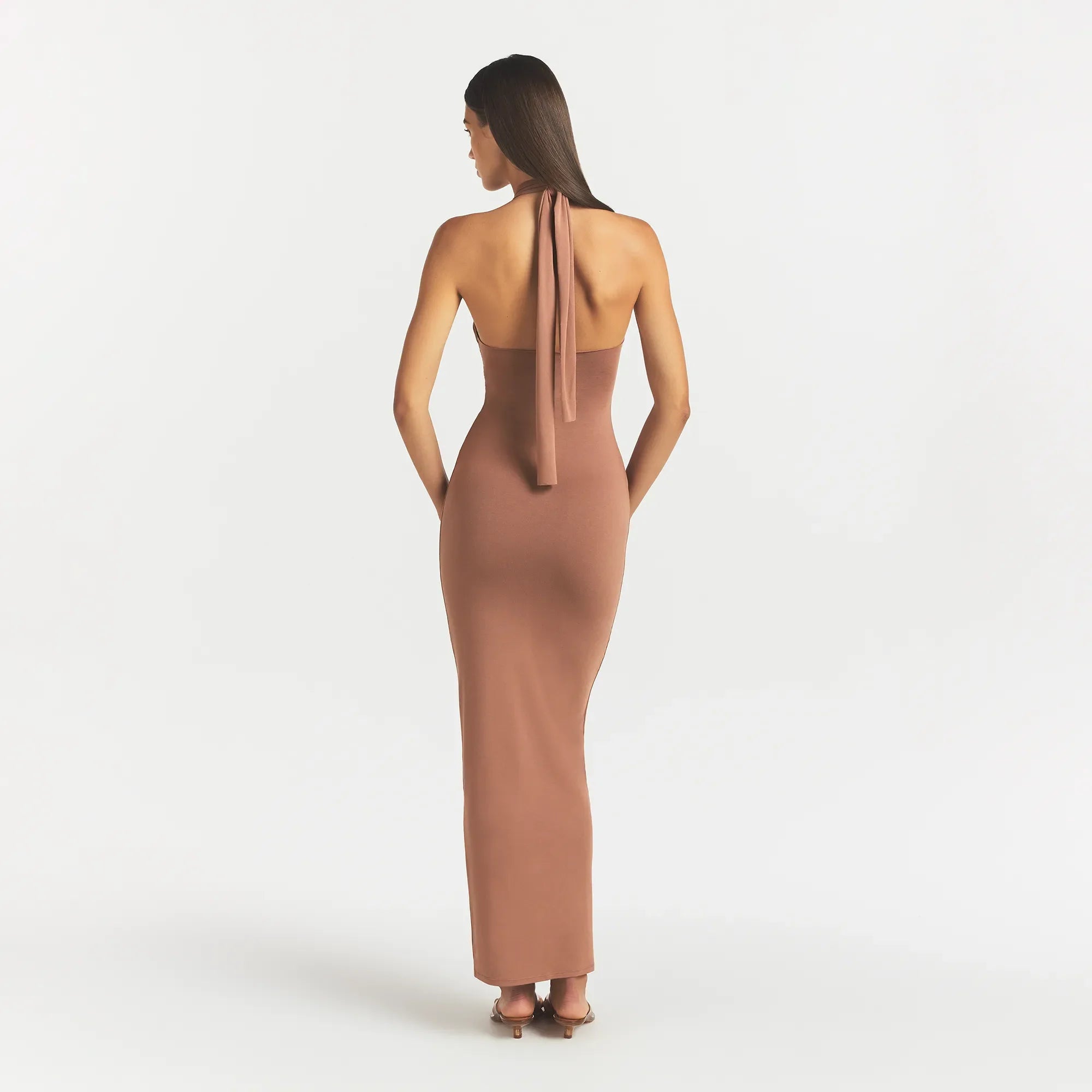 SMOOTH LAYERS CONVERTIBLE LONG DRESS | NUTMEG