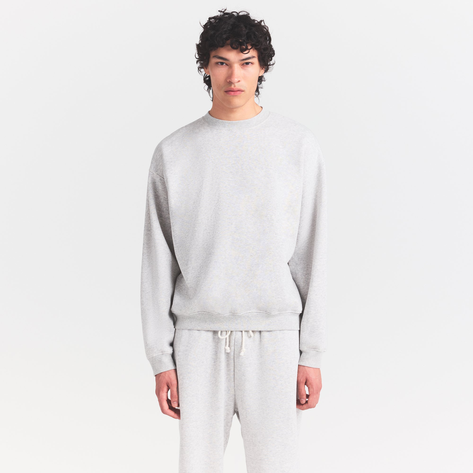 FLEECE LOUNGE MENS RELAXED HIGH CREWNECK | LIGHT HEATHER GREY
