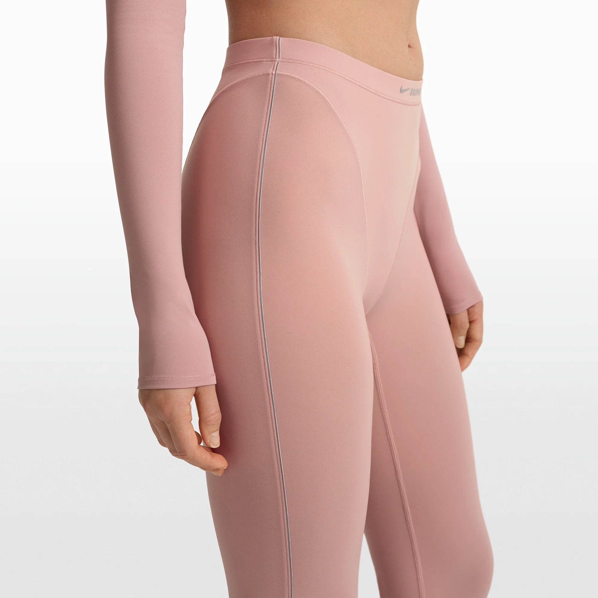 NikeSKIMS WEIGHTLESS LAYERS V-PANEL 28" LEGGING | HIMALAYAN