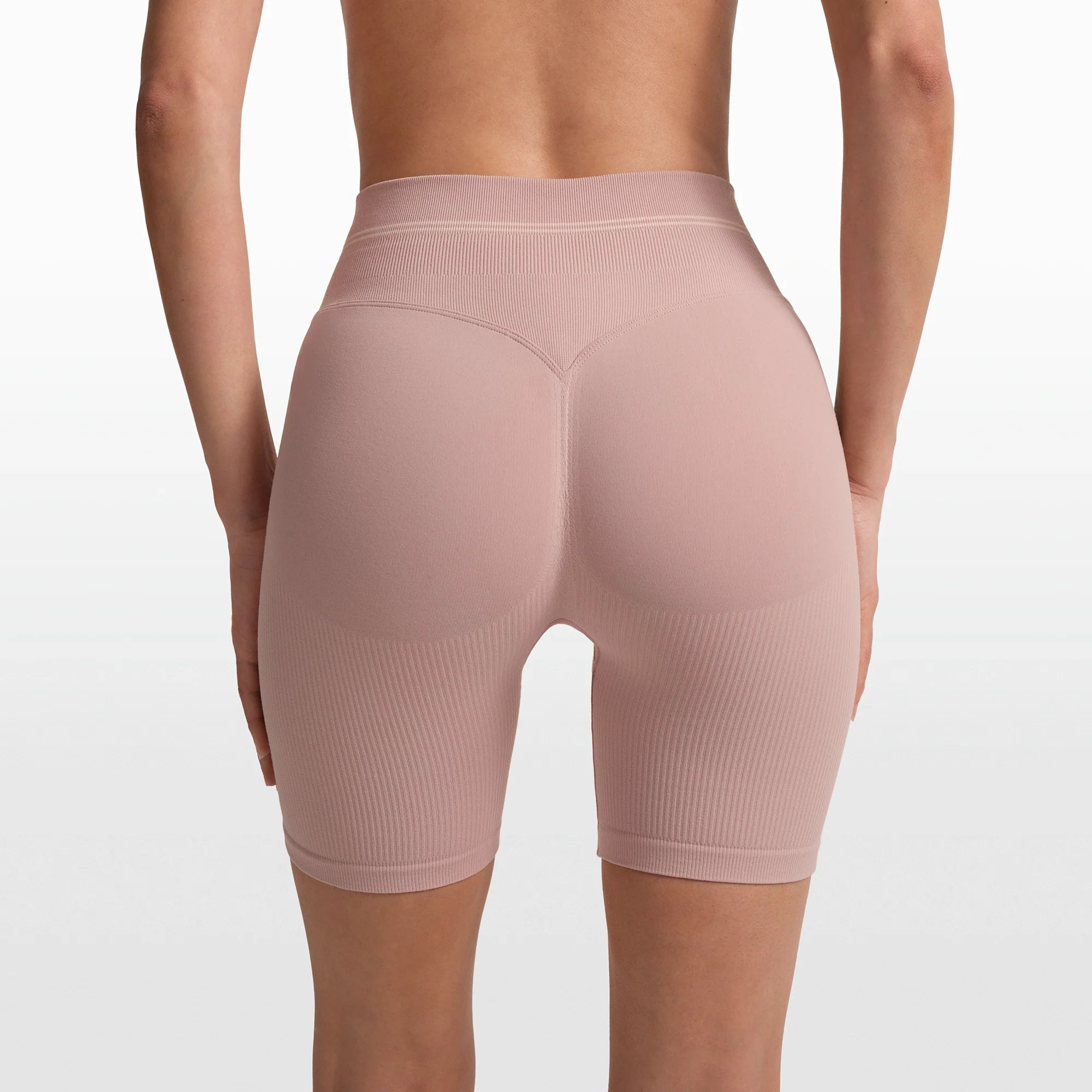 NikeSKIMS RIBBED SEAMLESS 5" BIKER SHORT | HIMALAYAN