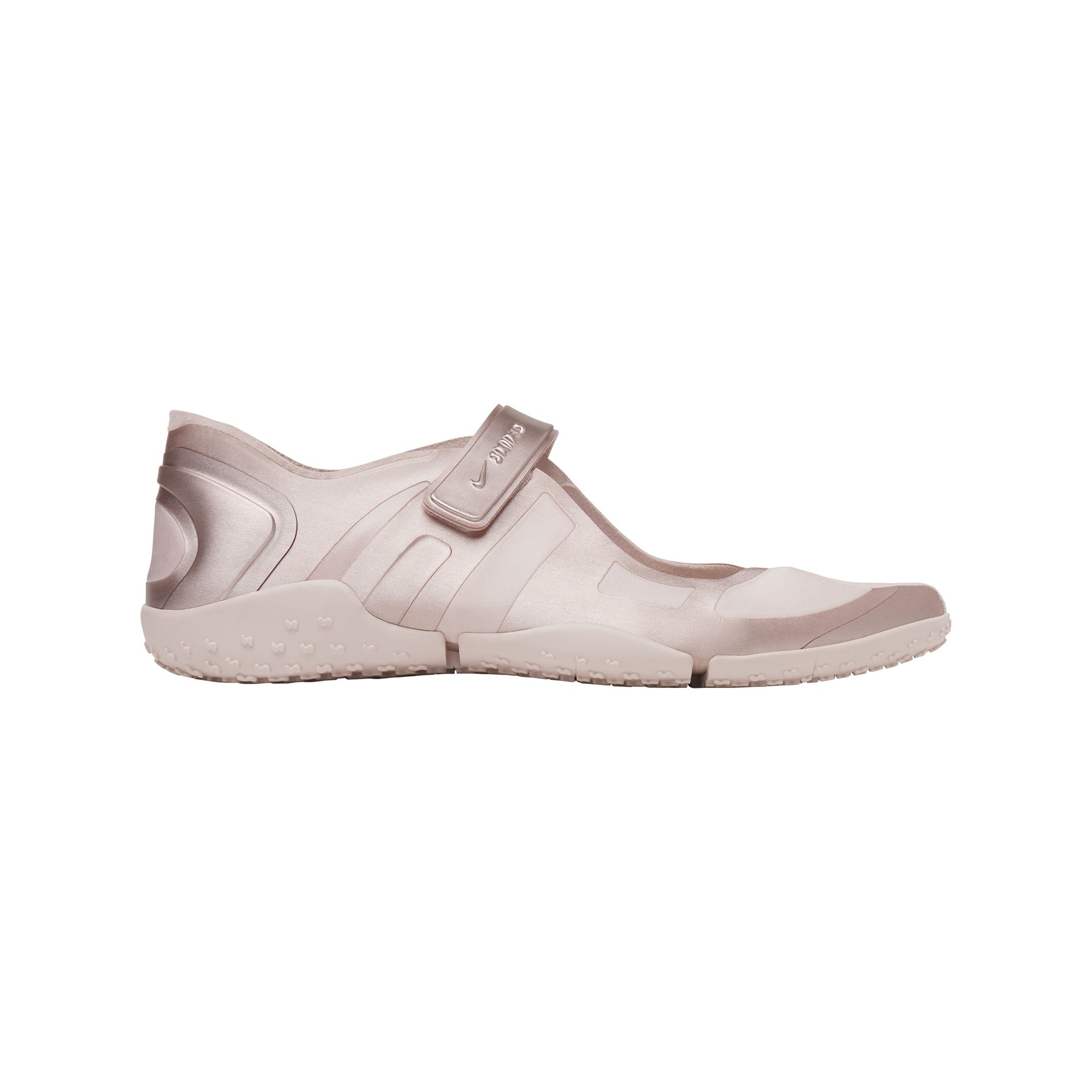 NikeSKIMS FOOTWEAR RIFT SATIN | SILT RED