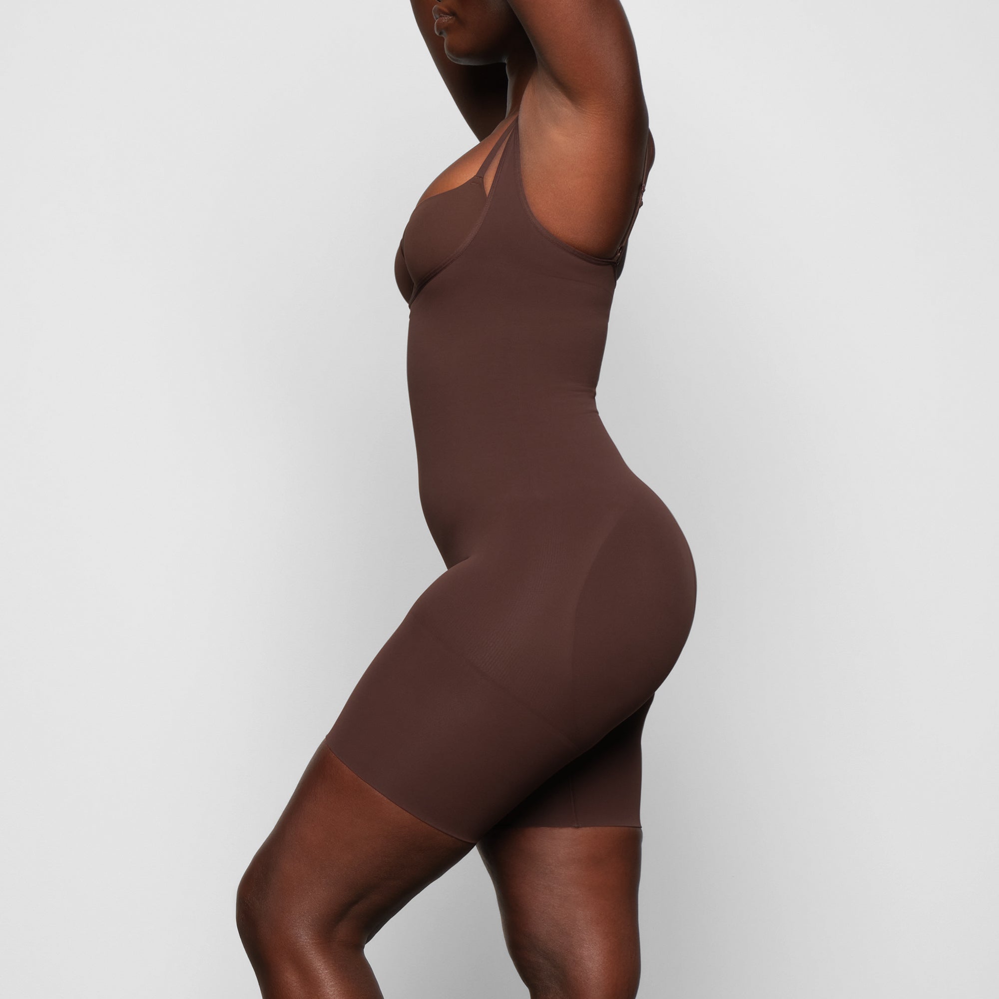 SEAMLESS SCULPT BUTT LIFTING OPEN BUST BODYSUIT | COCOA