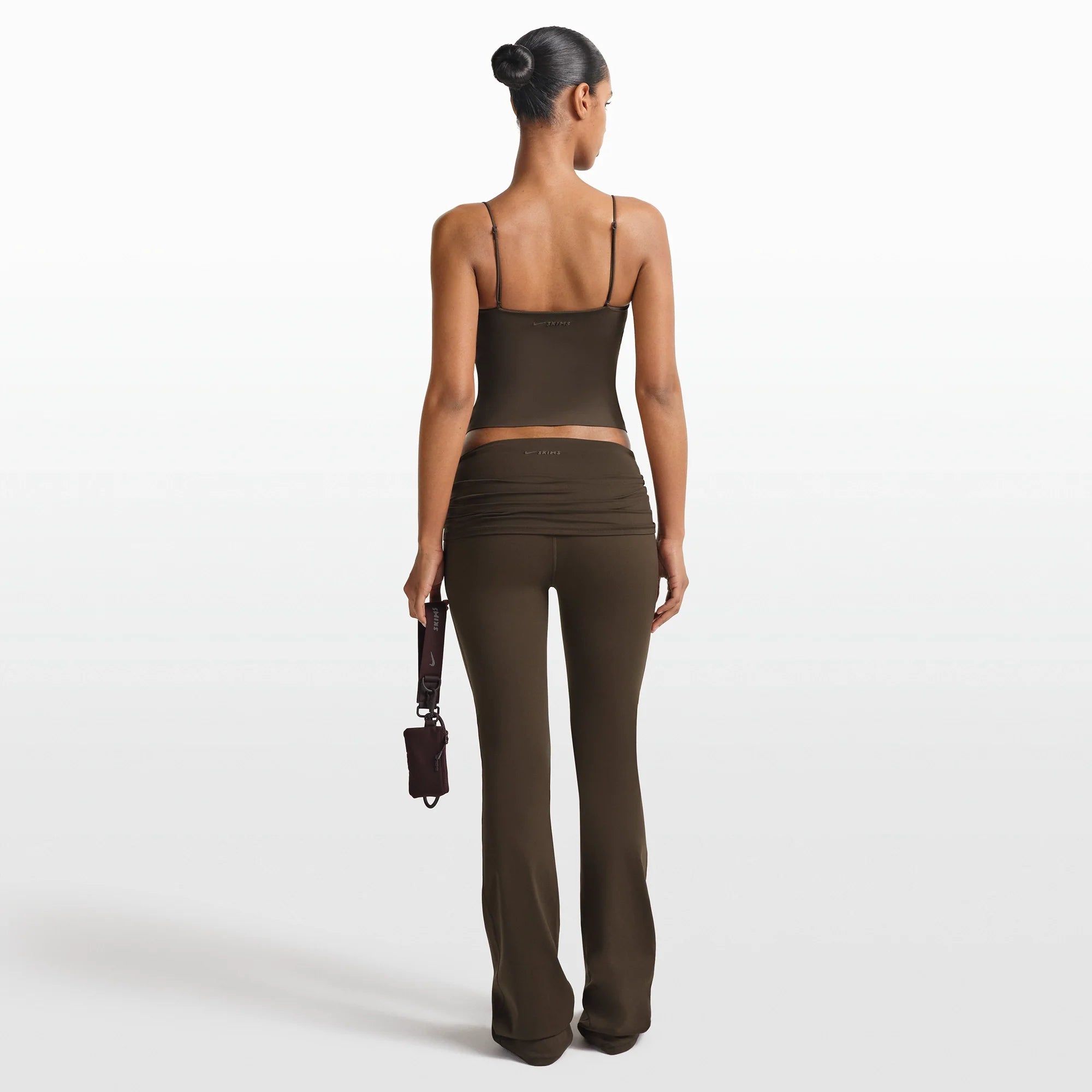 NikeSKIMS MATTE SHIRRED FRONT TANK | DARK SEPIA