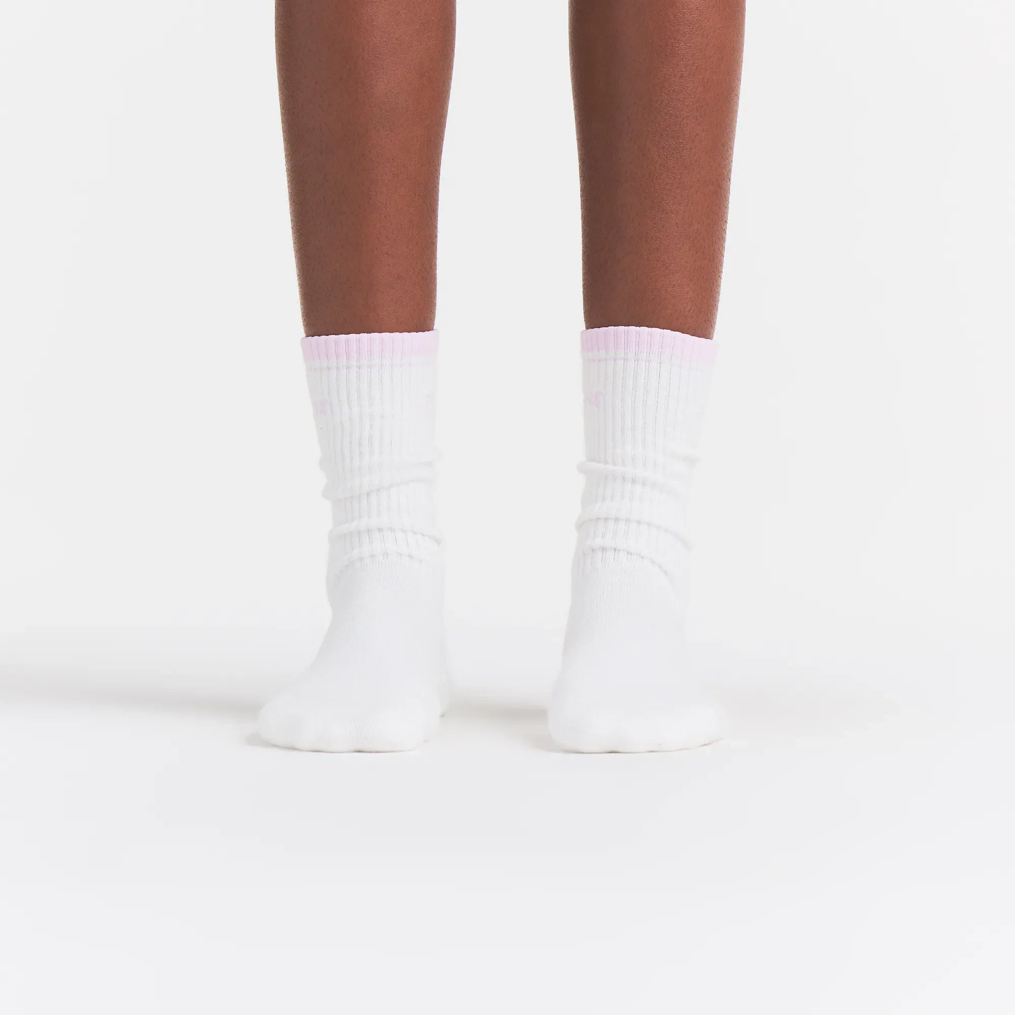 SKIMS SOCKS RIBBED CREW LOGO SOCK | SNOW AND CHERRY BLOSSOM