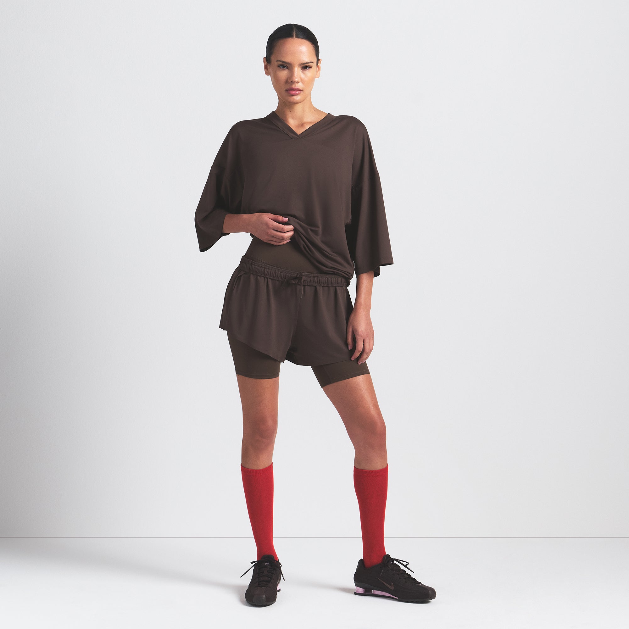 NikeSKIMS AIRY V-NECK OVERSIZED TOP | DARK SEPIA