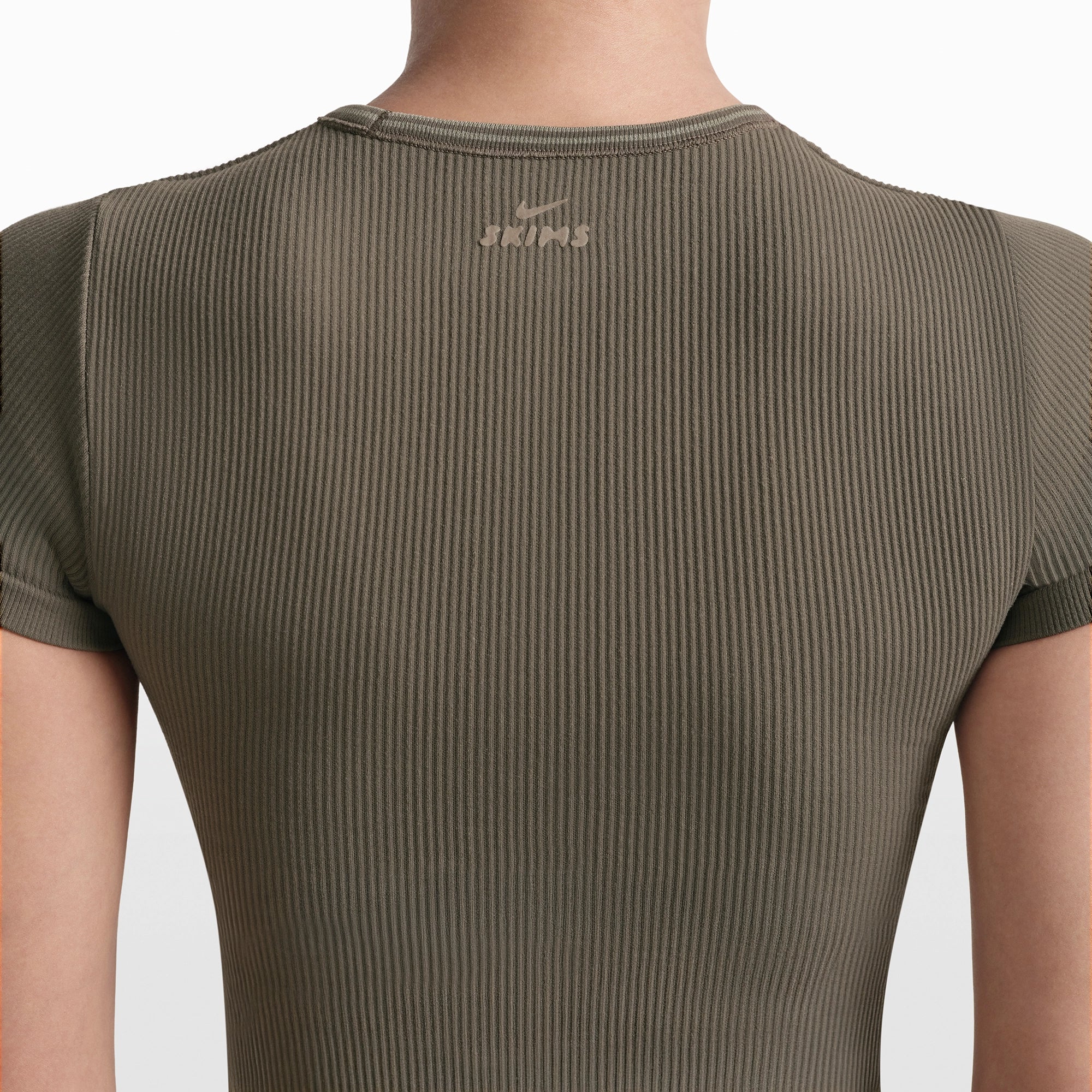 NikeSKIMS RIBBED SEAMLESS BABY T-SHIRT | DUSTY OAKMOSS