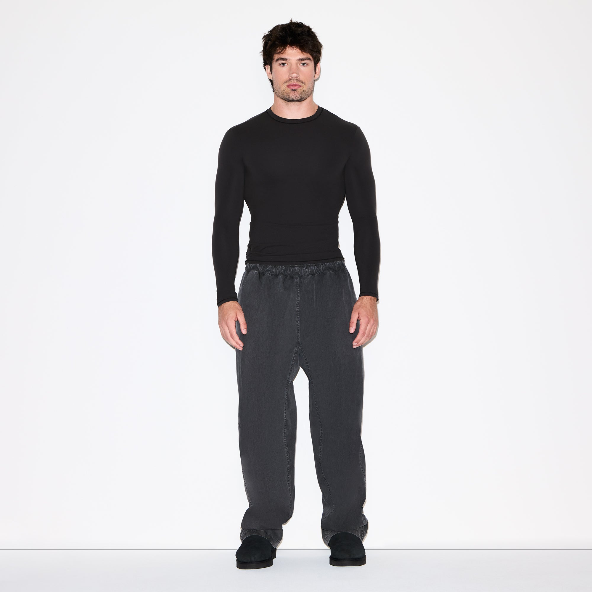 FITS EVERYBODY MENS SLIM LONG SLEEVE T-SHIRT | ONYX